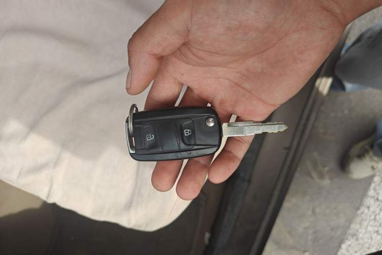 Used Wuling Hongguang 2015 1.2L S Base Model China IV Vehicle Key