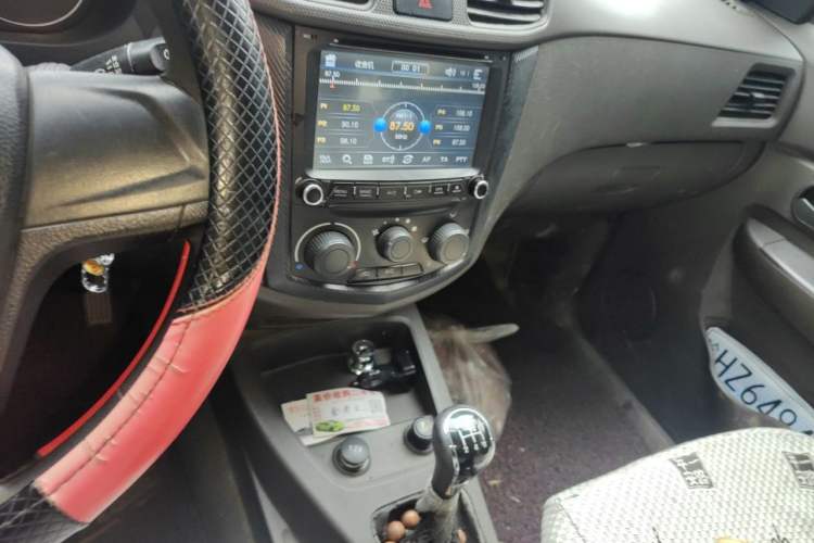 Used Wuling Hongguang 2015 1.5L S Basic Version China V Standard Audio And AC Panel