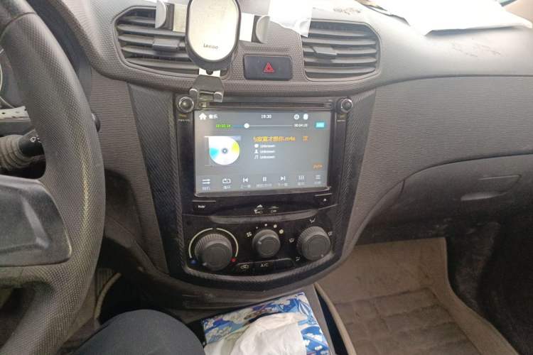 Used Wuling Hongguang 2015 1.2L S Base Model China V Standard Audio And AC Panel