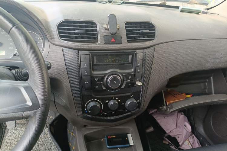 Used Wuling Hongguang 2015 1.5L S Basic Version China V Standard Audio And AC Panel
