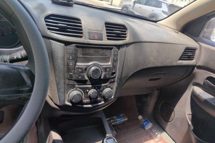 Used Wuling Hongguang 2015 1.2L S Base Model China V Standard Audio And AC Panel