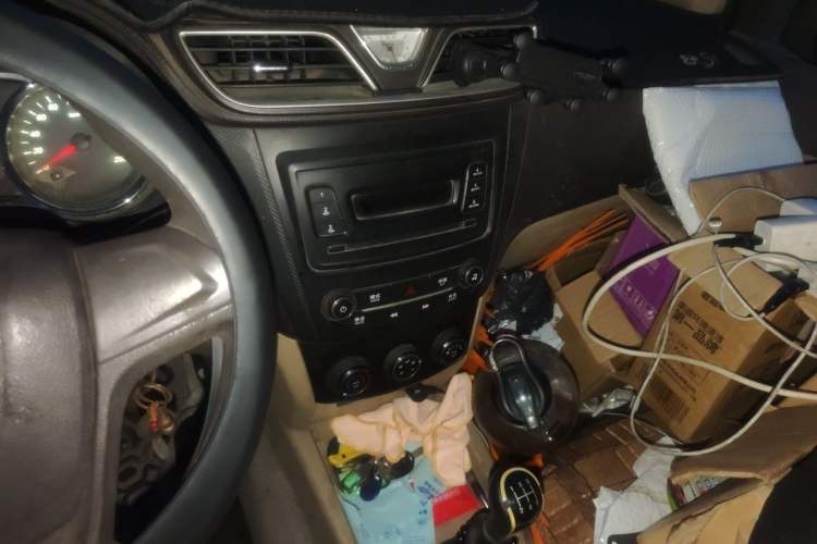 Used Wuling Hongguang 2015 1.5L S1 Standard China V-Emission Standards Audio And AC Panel