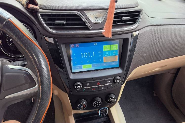Used Wuling Hongguang 2015 1.5L S1 Luxury National Emission Standard V Audio And AC Panel