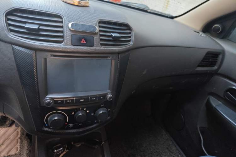 Used Wuling Hongguang 2015 1.2L S Base Model China V Standard Audio And AC Panel