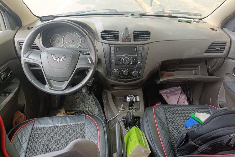 Used Wuling Hongguang 2015 1.5L S Basic Version China V Standard Center Console