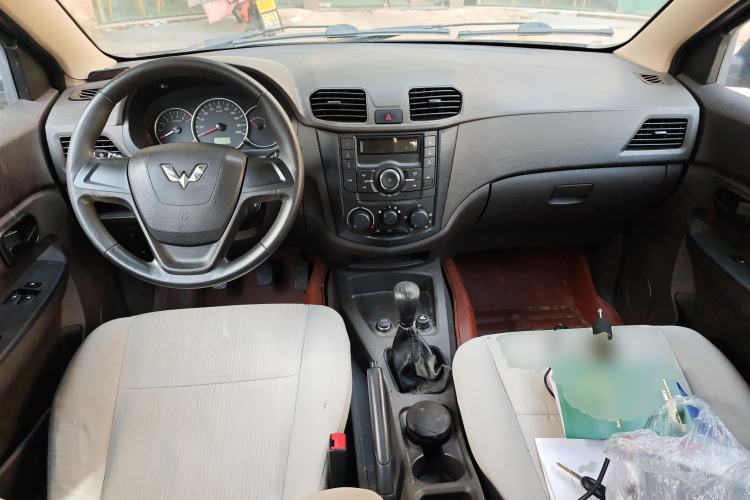Used Wuling Hongguang 2015 1.5L S Basic Version China V Standard Center Console