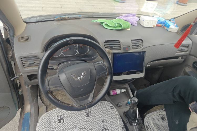 Used Wuling Hongguang 2015 1.5L S Basic Version China V Standard Center Console