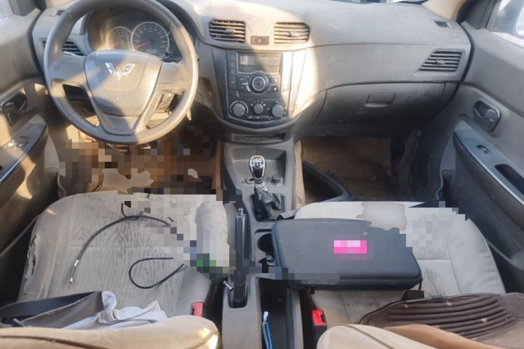 Used Wuling Hongguang 2015 1.5L S Base Model China IV Center Console