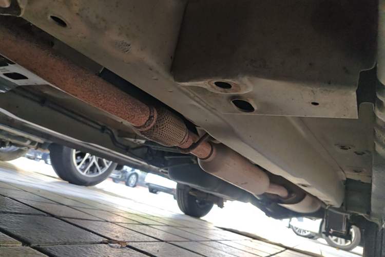 Used Wuling Hongguang 2015 1.5L S Base Model China IV Chassis Front Left