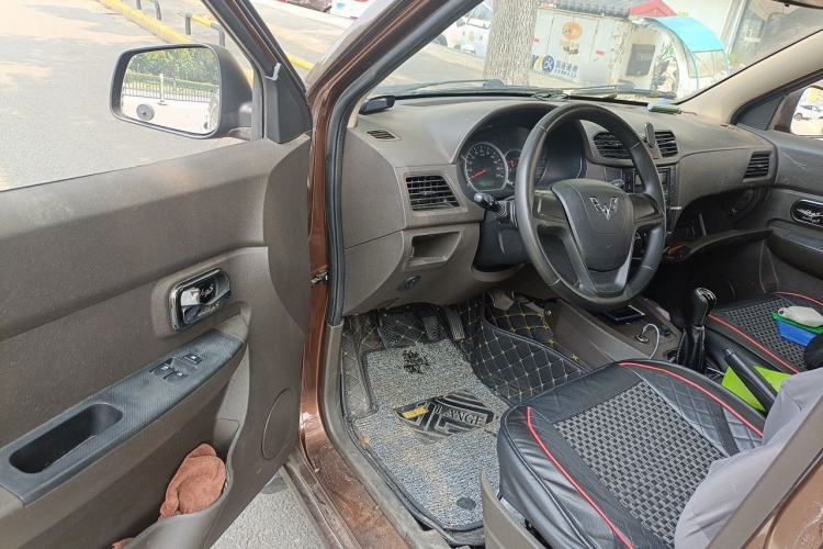 Used Wuling Hongguang 2015 1.5L S Basic Version China V Standard Driver Seat
