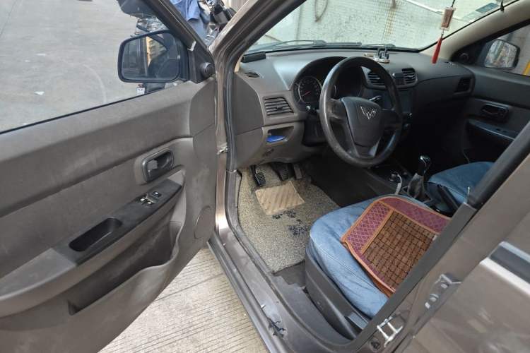 Used Wuling Hongguang 2015 1.2L S Base Model China V Standard Driver Seat