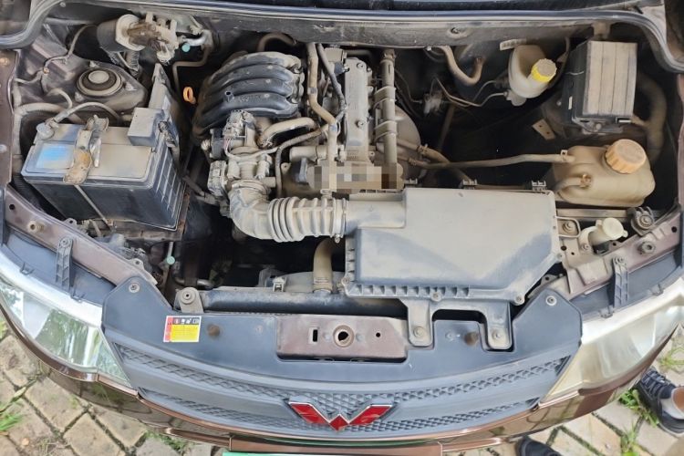 Used Wuling Hongguang 2015 1.2L S Base Model China V Standard Engine Bay