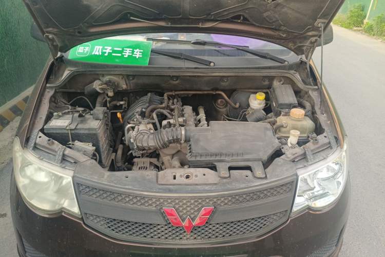 Used Wuling Hongguang 2015 1.2L S Base Model China V Standard Engine Bay