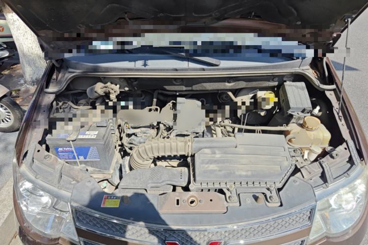 Used Wuling Hongguang 2015 1.5L S Base Model China IV Engine Bay