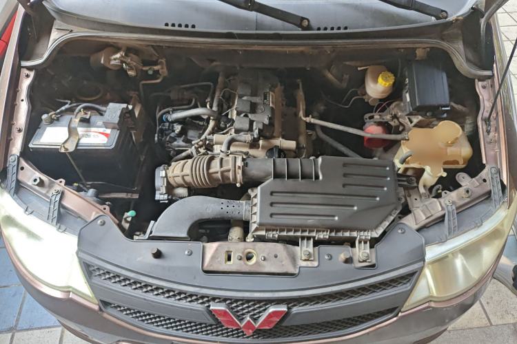 Used Wuling Hongguang 2015 1.5L S Base Model China IV Engine Bay