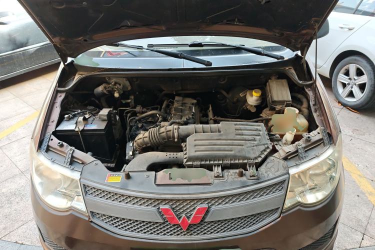 Used Wuling Hongguang 2015 1.5L S Basic Version China V Standard Engine Bay