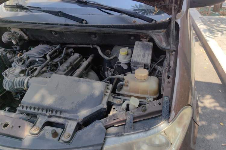 Used Wuling Hongguang 2015 1.2L S Base Model China V Standard Engine Bay Left