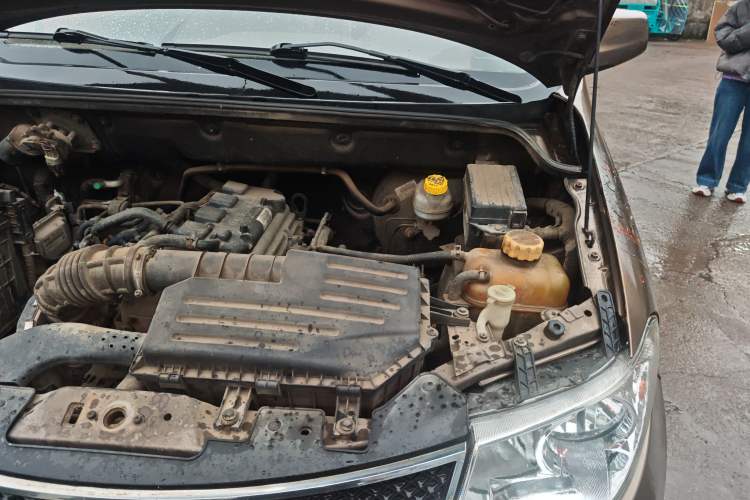 Used Wuling Hongguang 2015 1.5L S Base Model China IV Engine Bay Left