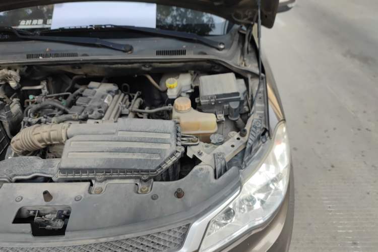 Used Wuling Hongguang 2015 1.5L S1 Standard China V-Emission Standards Engine Bay Left