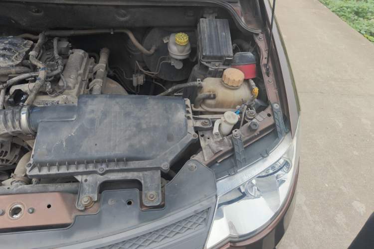 Used Wuling Hongguang 2015 1.2L S Base Model China V Standard Engine Bay Left
