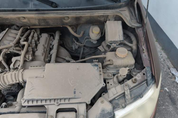 Used Wuling Hongguang 2015 1.2L S Base Model China V Standard Engine Bay Left