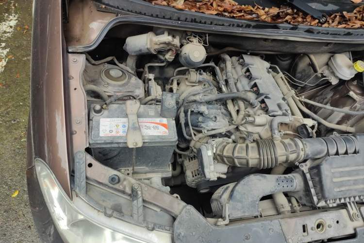 Used Wuling Hongguang 2015 1.5L S Basic Version China V Standard Engine Bay Right