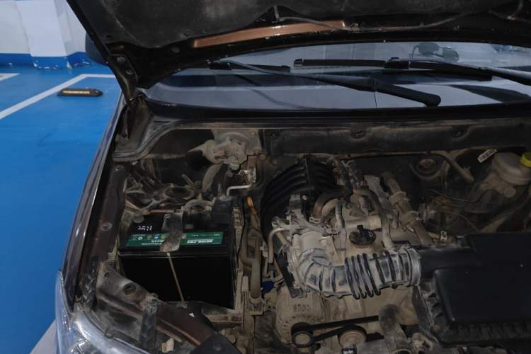 Used Wuling Hongguang 2015 1.2L S Base Model China IV Engine Bay Right