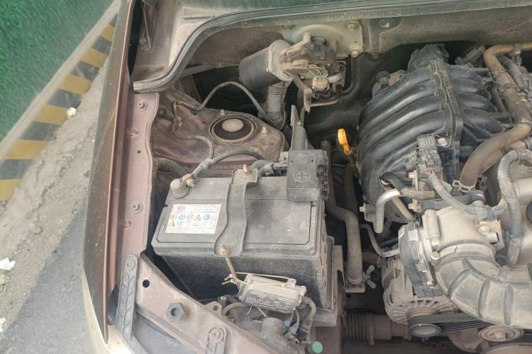 Used Wuling Hongguang 2015 1.2L S Base Model China V Standard Engine Bay Right