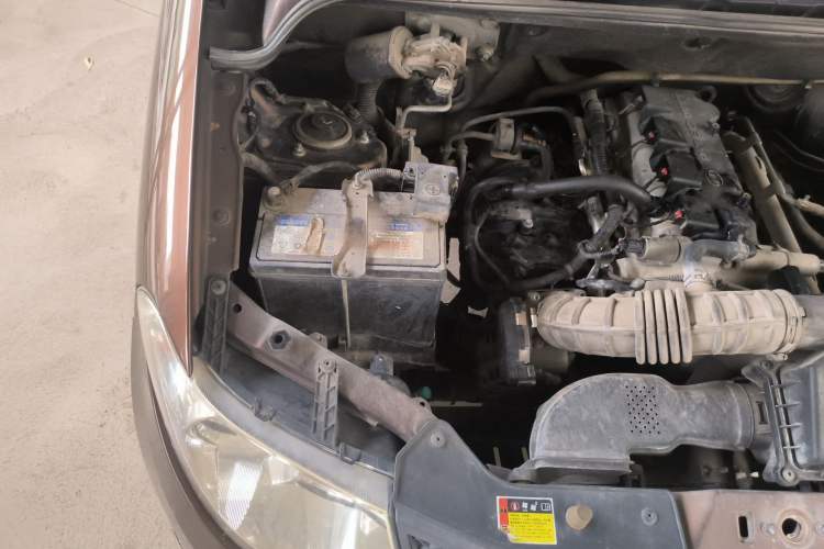 Used Wuling Hongguang 2015 1.5L S Basic Version China V Standard Engine Bay Right