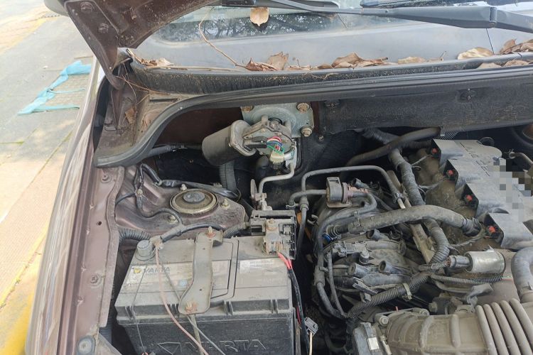 Used Wuling Hongguang 2015 1.5L S Basic Version China V Standard Engine Bay Right