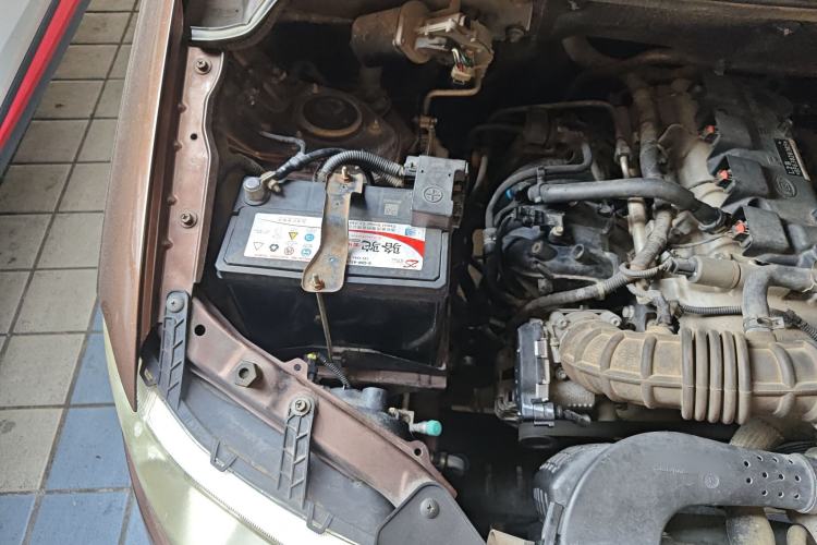 Used Wuling Hongguang 2015 1.5L S Base Model China IV Engine Bay Right