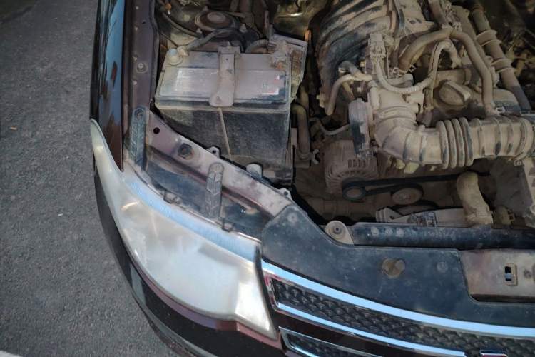 Used Wuling Hongguang 2015 1.2L S Base Model China V Standard Engine Bay Right