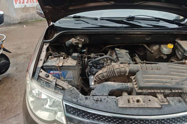 Used Wuling Hongguang 2015 1.5L S Base Model China IV Engine Bay Right
