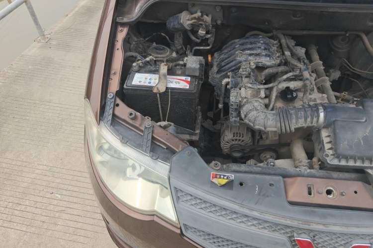 Used Wuling Hongguang 2015 1.2L S Base Model China V Standard Engine Bay Right