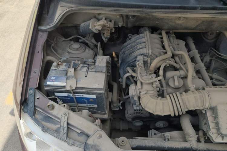 Used Wuling Hongguang 2015 1.2L S Base Model China V Standard Engine Bay Right
