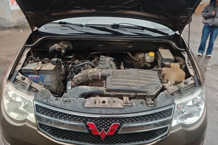 Used Wuling Hongguang 2015 1.5L S Base Model China IV Engine Bay