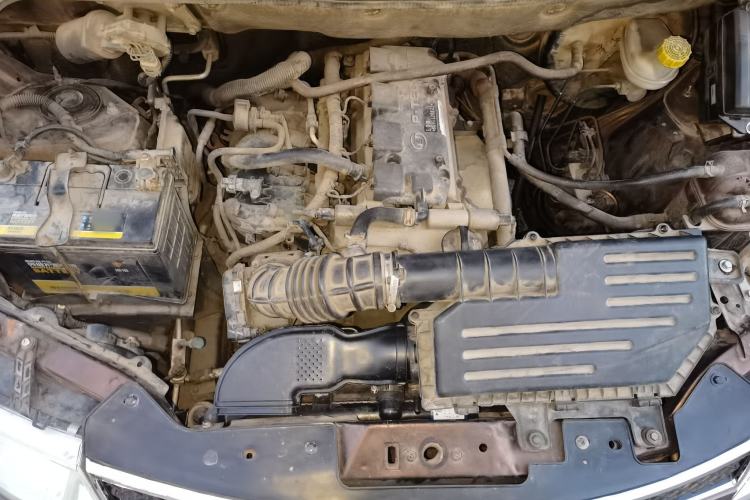 Used Wuling Hongguang 2015 1.5L S Basic Version China V Standard Engine Bay