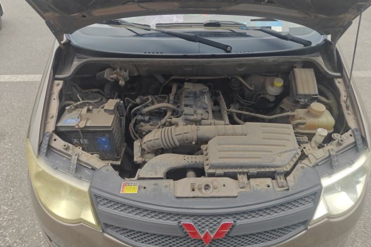 Used Wuling Hongguang 2015 1.5L S Basic Version China V Standard Engine Bay
