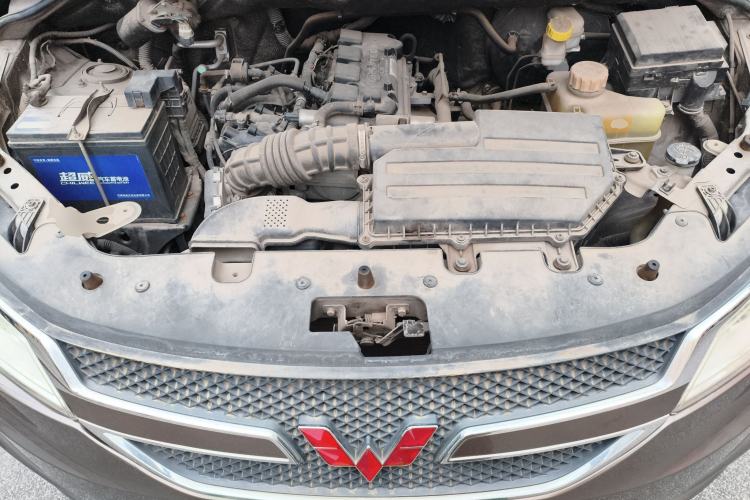 Used Wuling Hongguang 2015 1.5L S1 Comfort China V Standard Engine Bay