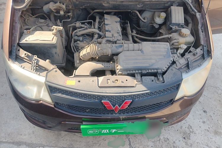 Used Wuling Hongguang 2015 1.5L S Base Model China IV Engine Bay