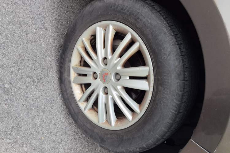 Used Wuling Hongguang 2015 1.5L S1 Luxury National Emission Standard V Exterior 7