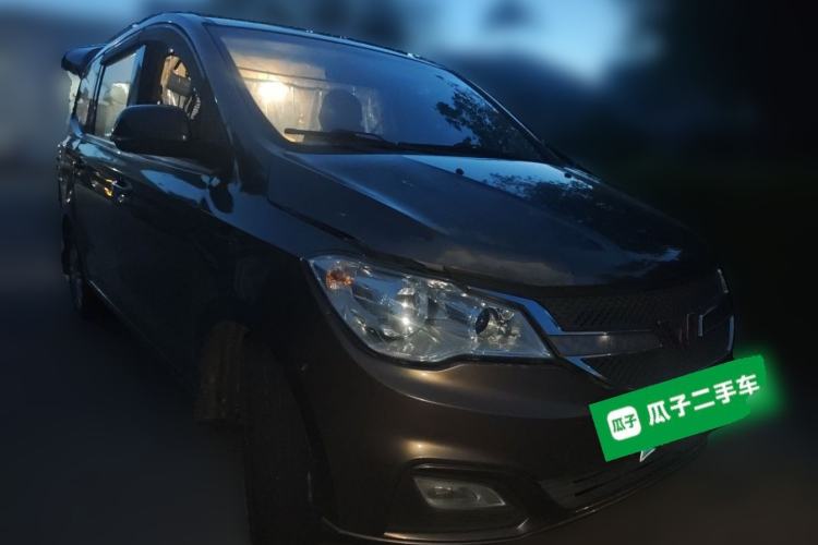 Used Wuling Hongguang 2015 1.5L S1 Standard China V-Emission Standards Front Right 45 Deg