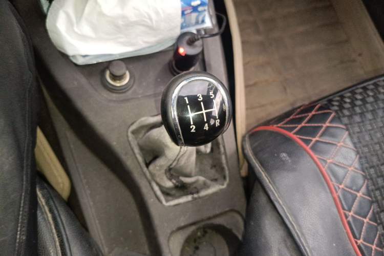 Used Wuling Hongguang 2015 1.2L S Base Model China V Standard Gear Lever