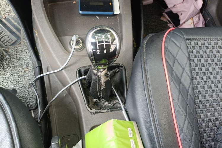 Used Wuling Hongguang 2015 1.5L S Basic Version China V Standard Gear Lever