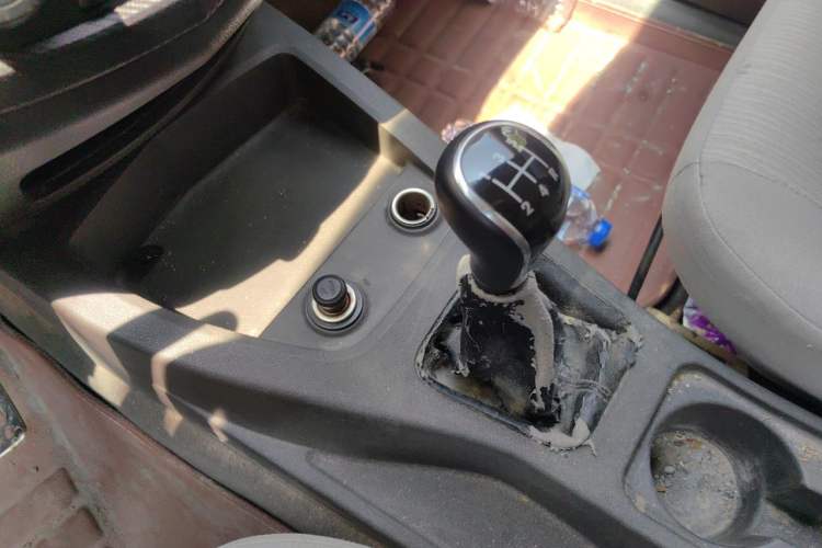 Used Wuling Hongguang 2015 1.2L S Base Model China V Standard Gear Lever