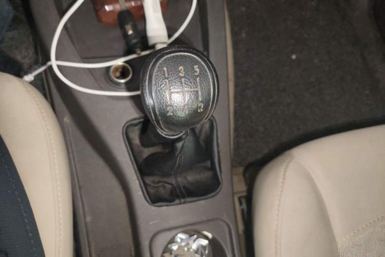 Used Wuling Hongguang 2015 1.5L S Base Model China IV Gear Lever