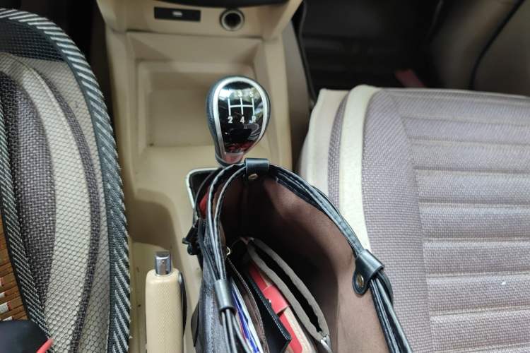 Used Wuling Hongguang 2015 1.5L S1 Standard China V-Emission Standards Gear Lever