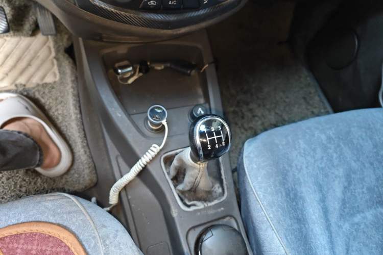 Used Wuling Hongguang 2015 1.2L S Base Model China V Standard Gear Lever