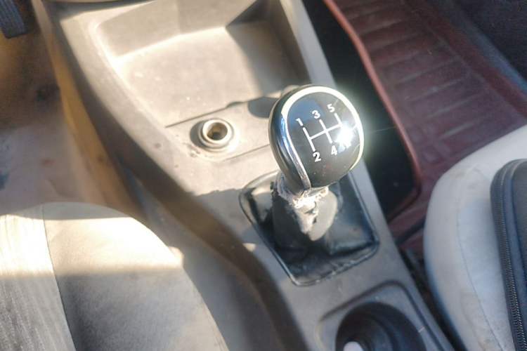 Used Wuling Hongguang 2015 1.5L S Base Model China IV Gear Lever