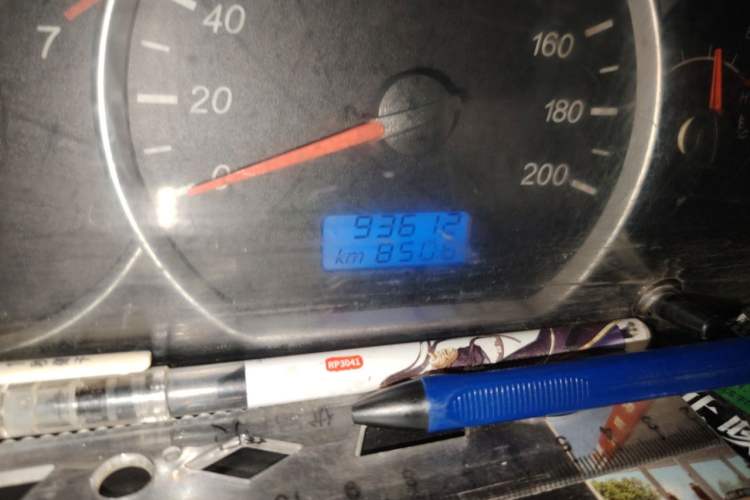 Used Wuling Hongguang 2015 1.2L S Base Model China V Standard Odometer Close Up